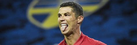 Cristiano Ronaldo Knackt Als Erster Europäer Die Marke Von 100