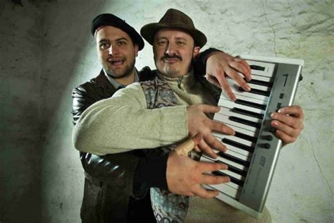 Na nagraniu pokazana jest roxie, która ma zaprezentować skomplikowaną choreografię na teatralnej scenie. Bracia Figo Fagot: wóda zryje banię (wideo) - CGM.pl