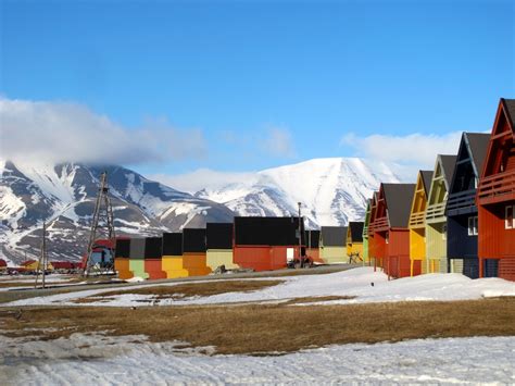 For all svalbard lovers and all of you dreaming about magic, high arctic. Svalbard Travel Tips: The Land Where Polar Bears Outnumber ...