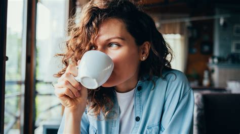 Why You Should Think Twice Before Downing A Coffee Quickly