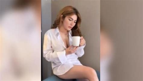 Potret Seksi Angela Lee Makin Hot Usai Kembali Jadi Janda News On Rcti