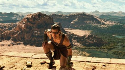 When a russian mobster sets up a real estate scam that generates millions of pounds, various members of london's criminal underworld pursue their share of the fortune. Foto del film Gods of Egypt @ ScreenWEEK