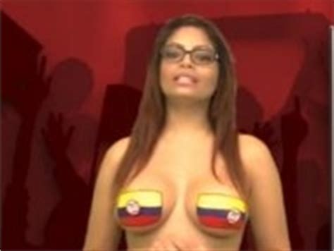 Naked ANGELA GARCIA In Desnudando La Noticia