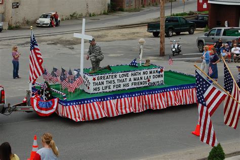 PHOTO: Remembering soldiers - Lewiston Sun Journal | Parade float