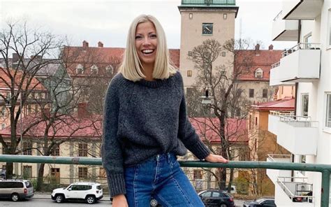 På finalens efterfest kysstes de öppet men det dröjde ett par månader innan de bekräftade romansen. Sigrid Bernson om nya projekt, Samir och Robin Bengtsson ...