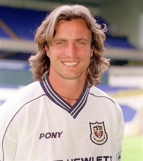 Kariyer sayfasında david ginola isimli futbolcunun sezon bazında takımının yer almış olduğu turnuvalardaki maç, gol, asist, sarı kart, kırmızı kart, oyuna girme, oyundan alınma, ilk onbirde. Picture of David Ginola