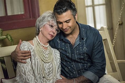 Rita moreno (born december 11, 1931) is a puerto rican singer, dancer and actress. Image result for rita moreno jane the virgin | Jane the ...