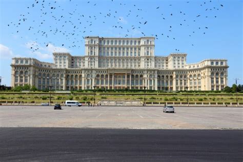 Top 10 Largest Palaces In The World Top10hq