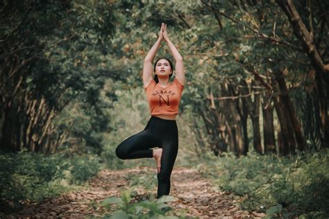 Siete Posturas De Yoga Ideales Para La Relajaci N