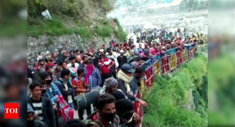 Government Allows Thousands Of Migrant Workers Stranded At India Nepal