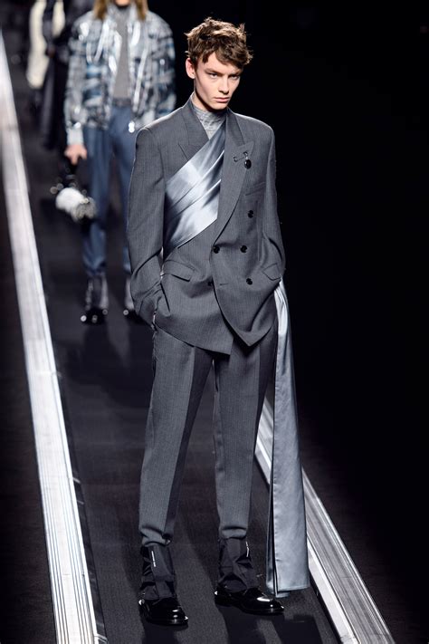 Dior Men Fall 2019 Menswear Collection Vogue Men Fashion Show Mens Winter Fashion Mens