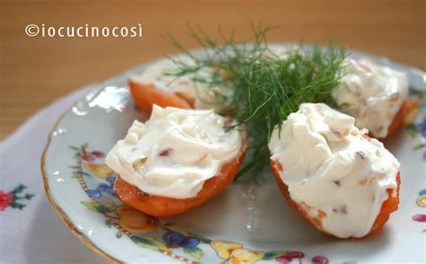 Maybe you would like to learn more about one of these? Ricetta Nespole farcite con philadelphia e nocciole