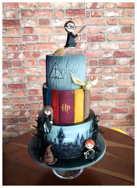 Harry Potter Cake | Harry potter cake, Harry potter birthday cake, Harry potter food