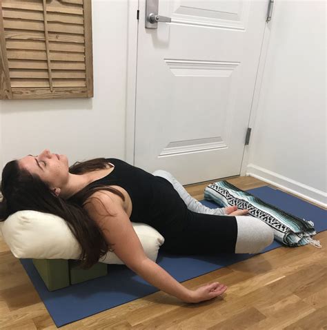 50 Min Restorative Yoga Sequence For Slowing Down This Fall