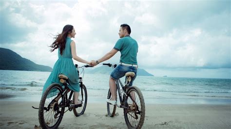 Couple Bicycle Riding On Beach Hd Wallpaper 75