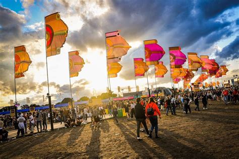 Apr 26, 2001 · voici les premiers noms du pukkelpop 2021 ! Pukkelpop maakt line-up 2021 met Anne-Marie en Editors bekend