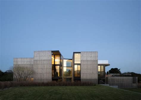 Bates Masi Architects Breaks Apart And Elevates House In The Us To