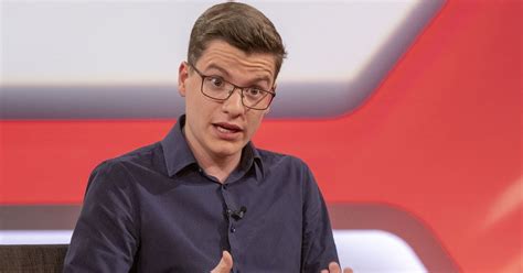 Jun 26, 2021 · seit mehr als zwei jahren sitzt julian assange in einem hochsicherheitsgefängnis in london. Maischberger: 17-jähriger Jeremias Thiel erklärt ...