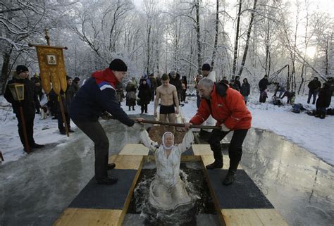 Belarus An Icy Plunge For Orthodox Christians Cbs News