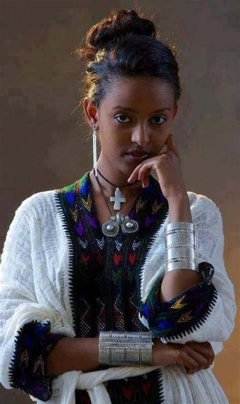 Pin By Ethiopian Traditional Dress የ On Fetil Dresses Ethiopian Women Ethiopian Beauty