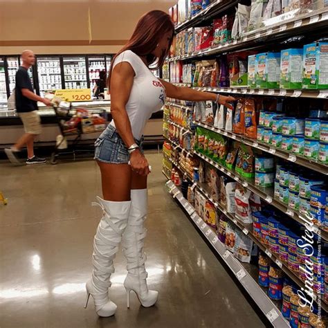 Pin By Linda Steele On Linda Steele Crazy Outfits Walmart Photos Funny Pictures Of Women