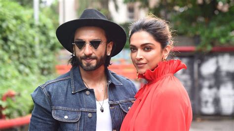 Ipl 2022 Bollywood Power Couple Ranveer Singh And Deepika Padukone To