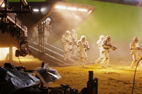 First Look At ‘star Wars The Force Awakens Deleted Scenes With New