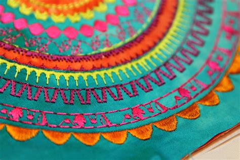 bernina circular foot ~ fun decorative stitching! - Marveles Art Studios