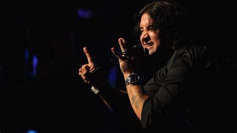 Creed Lead Singer Scott Stapp Reveals In Facebook Video That Hes Broke Living In Holiday Inn