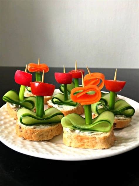 Leckere Ideen und Rezepte zum Oster Fingerfood Buffet selber machen sandwich mit gurke käse und