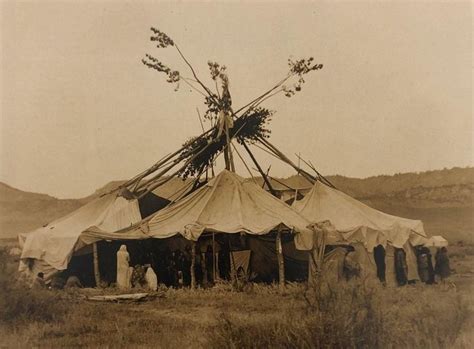 Edward Curtis Sun Dance Lodge 1910 Premières Nations Tanzanie Indien