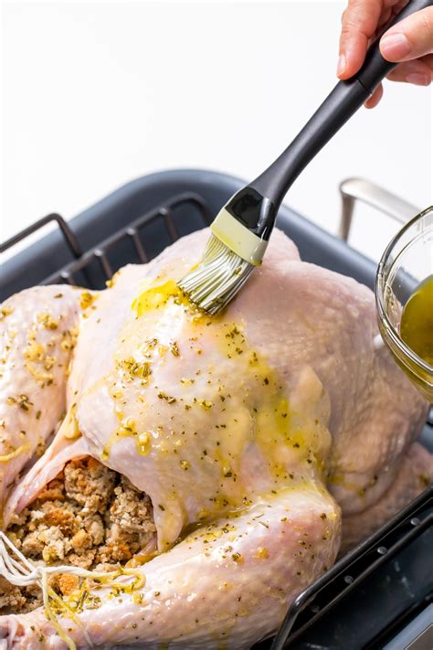 Delicious And Juicy Rosemary Lemon Roasted Turkey