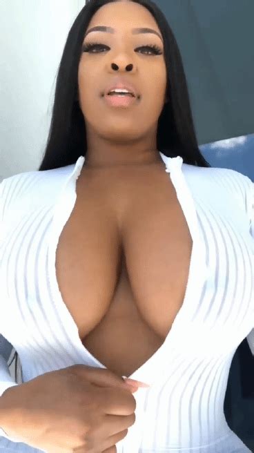 Huge Boob Reveal Bust07