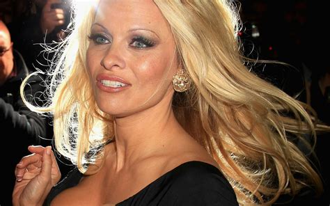 Find out where to watch online amongst 45+ services including netflix, hulu, prime video. Pamela Anderson: a 49 anni nuda per The People Garden ...