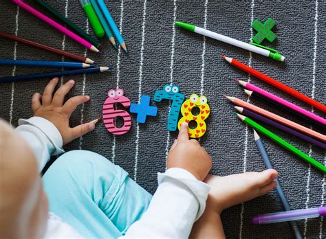 Max lädt dich ein dass du dir dein zimmer mit eigenen bunten zahlen von 1 bis 10 gestaltest. So lernt dein Kind die Zahlen 1 bis 10 spielerisch | Lernen, Kinder, Zahlen lernen