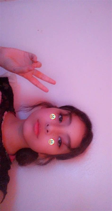 Cute 13 Year Old Aesthetic Snapchat Filter In 2021 Girl Hiding Face