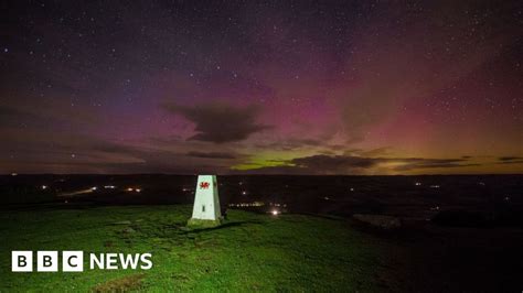 Northern Lights Timelapse Video Shot From Brecon Beacons Bbc News