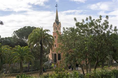 This parc was an idea by count eusebi guell, thus the name. Gaudi-Haus-Museum stockfoto. Bild von elemente, gebäude ...