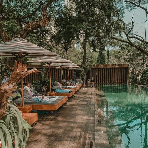 Recently we explored new eatery and hangout spot, jigger & shaker located at d'tempat country club, bandar sri sendayan, seremban. Cork & Screw The Maj Senayan - Tempat Makan Instaworthy ...