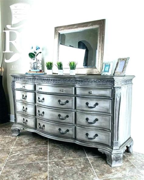 After sanding, throughly wipe off the dust residue, first with a brush and then with a tack cloth (cheesecloth. Pin on DIY - Decor Inspiration Year-round