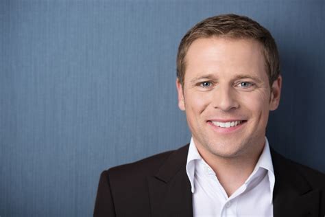 No artsy shots, glamour shots, or facebook shots. When Do You Need To Update Your Headshot? | Capitol Photo ...