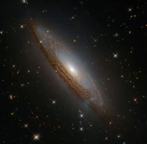 Friends Of Nasa An Active Center Spiral Galaxy Eso 021 G004 Hubble