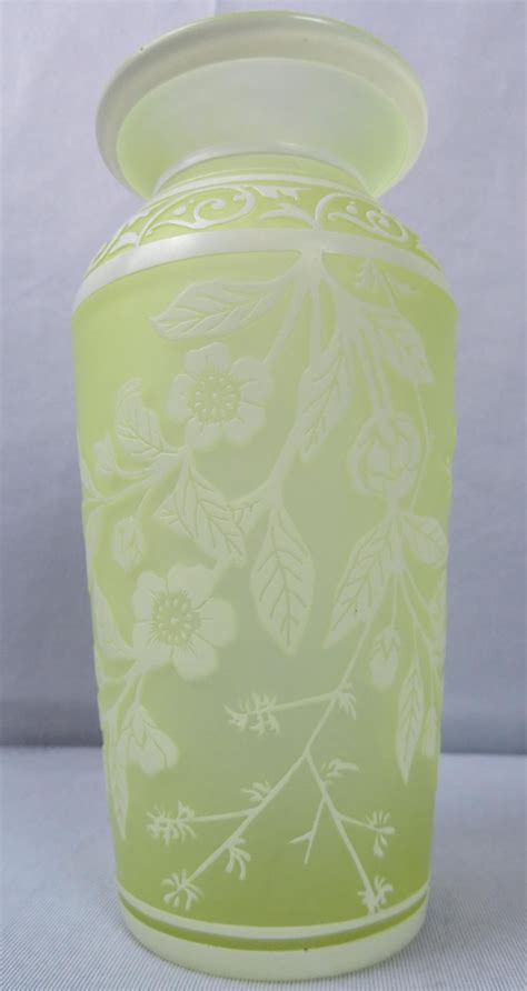 Floral Acid Cut Cameo Glass Vase Stevens And Williams Jun 27 2020 Cosas Auction In Tx