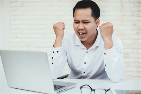 Ayah Bekerja Di Kantor Pancakes