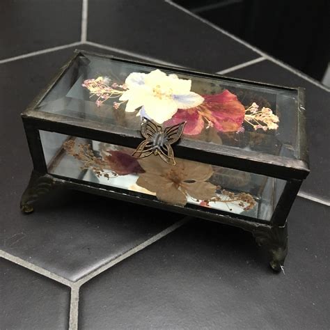 Found This Beautiful Jewelry Box Made Of Glass And Real Pressed Flowers Gw For 4 99 Not Sure