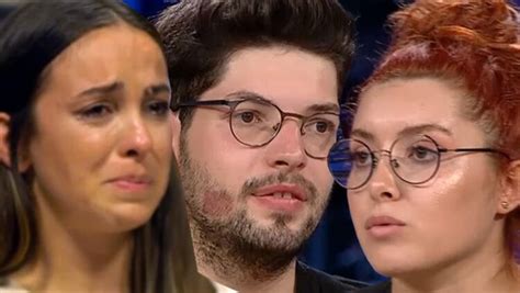 Masterchef 2020 sezonunda her hafta bir yarışmacı eleniyor ve finale doğru adım adım yaklaşılıyor. MasterChef'te kim elendi? Yarışmacılar neden ağladı ...