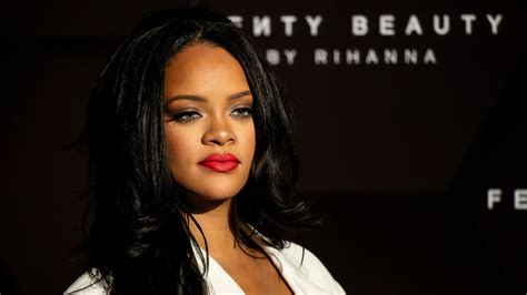 Rihanna The Wealthiest Female Musician In The World Megans Blog