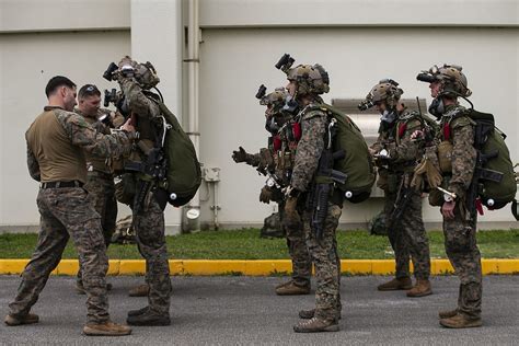 Dvids Images 31st Meu Recon Marines Prepare For Jump During Eabo