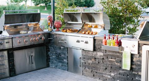 A lack of the right kitchen appliances could make cooking or other kitchen work stressful for you. Outdoor Kitchen Appliances - Factory Builder Stores