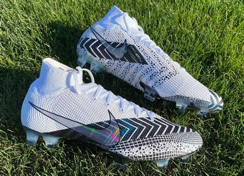 Up Close With The Third Generation Nike Dream Speed Superfly Soccer